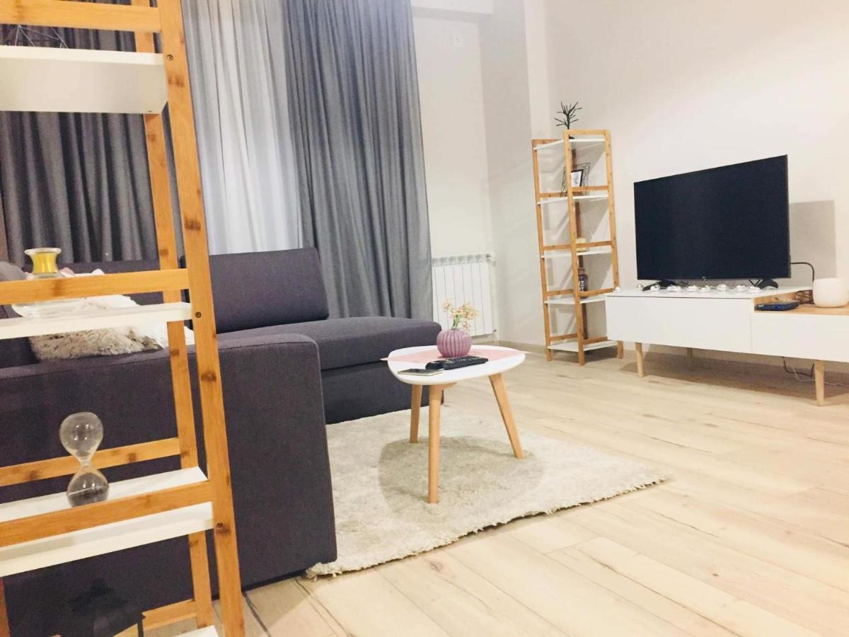 Sol'S M2 White Modern Apartments Tiflis Exterior foto